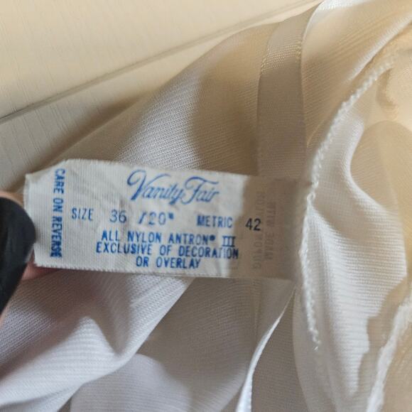 Vintage 60's Vanity Fair Off White Lace Nylon Slip Midi Nightgown Size 36 3633 - Picture 3 of 6